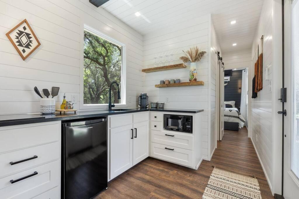 The Lonely Bull Luxury Container Home On 5 Acres Weatherford Exterior foto
